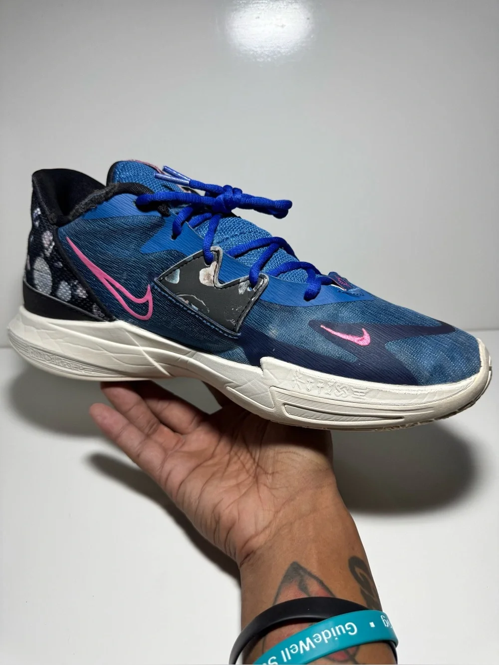 Nike Kyrie Low 5 “Dark Marina Blue” Size 11.5